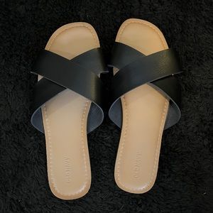 Old Navy Women’s Faux-Leather Cross Strap Sandals